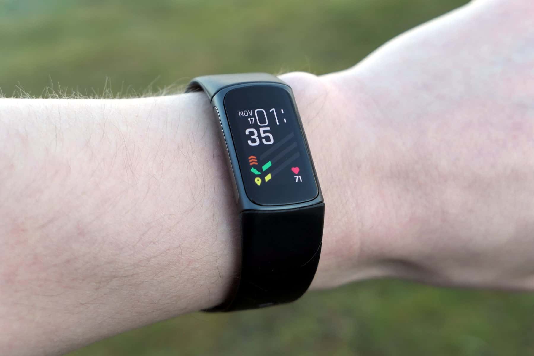 Fitbit Charge 5 med pulsmåling